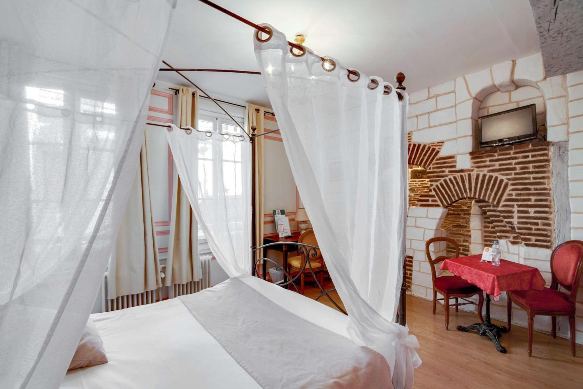 Brit Hotel Comtes De Champagne - Troyes Centre Historique Bagian luar foto