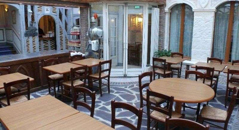 Brit Hotel Comtes De Champagne - Troyes Centre Historique Restoran foto
